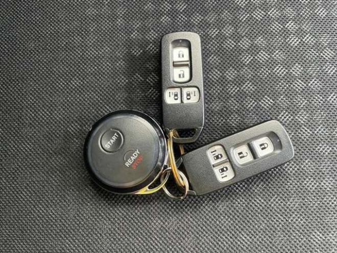 N-BOXカスタムG ターボ Lパッケージ 4WD　1年保証付 車検残 Bluetooth ナビ フルセグ バックカメラ エンジンスターター シートヒーター ドライブレコーダー 両側電動スライドドア ETC 660