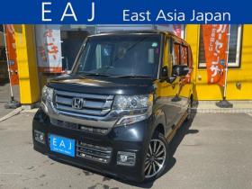 N-BOX　カスタムG ターボ Lパッケージ 4WD　1年走行距離無制限保証/Bluetooth/フルセグTV/両側パワースライドドア/バックカメラ/リアモニター/エンジンスターター/ETC/前席シートヒーター/ハーフレザーシート/HID/修復歴無し/車検令和8年8月/法定整備付 660