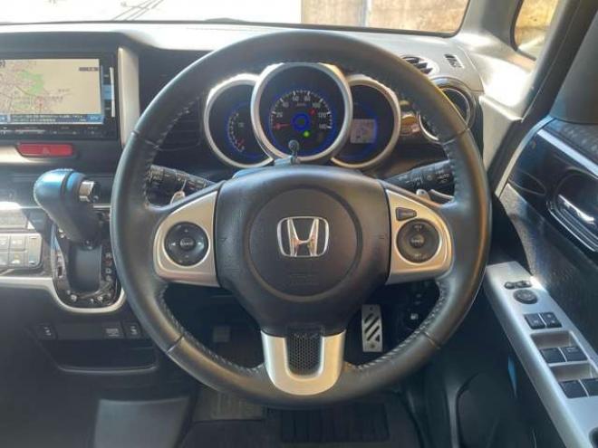 N-BOXカスタムG ターボ Lパッケージ 4WD　1年走行距離無制限保証/Bluetooth/フルセグTV/両側パワースライドドア/バックカメラ/リアモニター/エンジンスターター/ETC/前席シートヒーター/ハーフレザーシート/HID/修復歴無し/車検令和8年8月/法定整備付 660