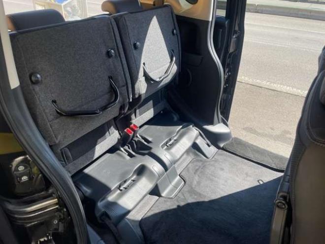 N-BOXカスタムG ターボ Lパッケージ 4WD　1年走行距離無制限保証/Bluetooth/フルセグTV/両側パワースライドドア/バックカメラ/リアモニター/エンジンスターター/ETC/前席シートヒーター/ハーフレザーシート/HID/修復歴無し/車検令和8年8月/法定整備付 660