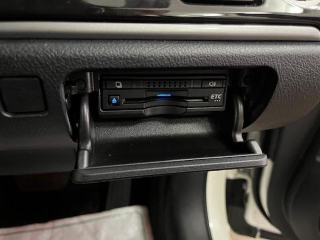 クラウンハイブリッドアスリートＳ　Ｆｏｕｒ　後期型　ワンオーナー　寒冷地仕様　禁煙車　ＷＡＫＯＳバリアスコーティング済　純正１７インチＡＷ　社外１７ＡＷ＋スタッドレスタイヤ付　純正ナビ（フルセグ地デジ　ＤＶＤ再生　Ｂｌｕｅｔｏｏｔｈ対応）＋バックカメラ　クルーズコントロール　ステアリングヒーター　ミラーヒーター　シートヒーター　両席パワーシート　タイミングチェーン車　純正ＬＥＤヘッドライト　横滑り防止装置　ＥＴＣ 4WD 2500 4Dr