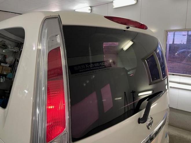 セレナハイウェイスター　Ｖセレクション　本州仕入　禁煙車　ＷＡＫＯＳバリアスコーティング済　社外１５インチＡＷ　社外１５ＡＷ＋スタッドレスタイヤ付　両側パワースライドドア　純正ナビ（フルセグ地デジ　ＤＶＤ再生　Ｂｌｕｅｔｏｏｔｈオーディオ）＋バックカメラ　アイドリングストップ　横滑り防止装置　ＨＩＤ　ＥＴＣ 　タイミングチェーン 4WD 2000 5Dr