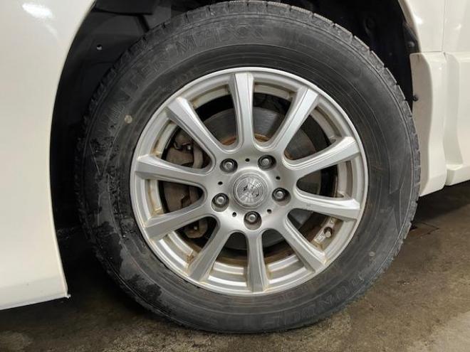 セレナハイウェイスター　Ｖセレクション　本州仕入　禁煙車　ＷＡＫＯＳバリアスコーティング済　社外１５インチＡＷ　社外１５ＡＷ＋スタッドレスタイヤ付　両側パワースライドドア　純正ナビ（フルセグ地デジ　ＤＶＤ再生　Ｂｌｕｅｔｏｏｔｈオーディオ）＋バックカメラ　アイドリングストップ　横滑り防止装置　ＨＩＤ　ＥＴＣ 　タイミングチェーン 4WD 2000 5Dr