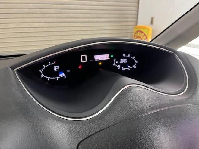 セレナハイウェイスター　Ｖセレクション　本州仕入　禁煙車　ＷＡＫＯＳバリアスコーティング済　社外１５インチＡＷ　社外１５ＡＷ＋スタッドレスタイヤ付　両側パワースライドドア　純正ナビ（フルセグ地デジ　ＤＶＤ再生　Ｂｌｕｅｔｏｏｔｈオーディオ）＋バックカメラ　アイドリングストップ　横滑り防止装置　ＨＩＤ　ＥＴＣ 　タイミングチェーン 4WD 2000 5Dr