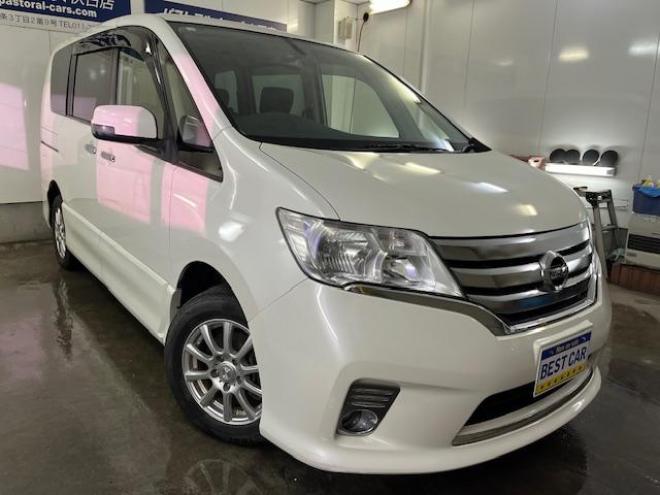 セレナハイウェイスター　Ｖセレクション　本州仕入　禁煙車　ＷＡＫＯＳバリアスコーティング済　社外１５インチＡＷ　社外１５ＡＷ＋スタッドレスタイヤ付　両側パワースライドドア　純正ナビ（フルセグ地デジ　ＤＶＤ再生　Ｂｌｕｅｔｏｏｔｈオーディオ）＋バックカメラ　アイドリングストップ　横滑り防止装置　ＨＩＤ　ＥＴＣ 　タイミングチェーン 4WD 2000 5Dr