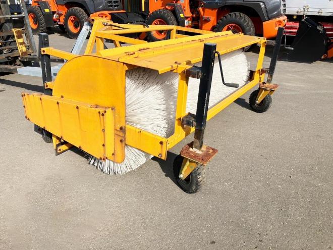 農機補助部品中古　回転ブラシ？スライド式　幅2500mm　作業機