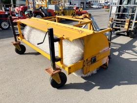 農機補助部品　中古　回転ブラシ？スライド式　幅2500mm　作業機