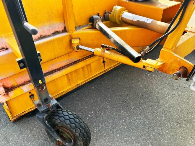 農機補助部品中古　回転ブラシ？スライド式　幅2500mm　作業機