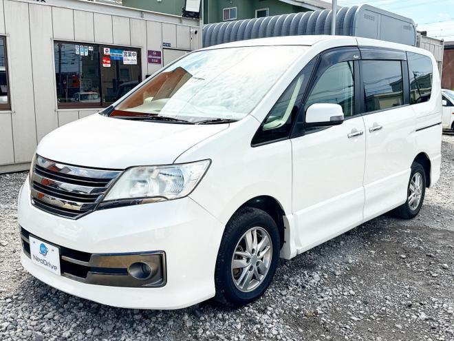 セレナ2.0ライダー ブラックライン 4WD　ローンが不安な方＜優遇ローン＞1年保証　寒冷地仕様　両側パワースライド