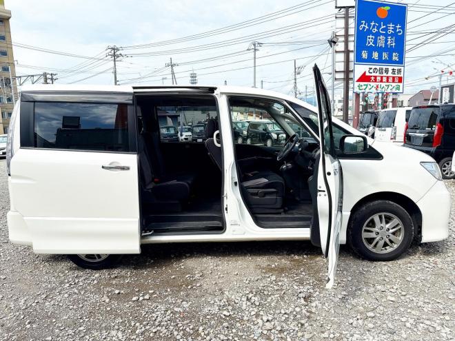 セレナ2.0ライダー ブラックライン 4WD　ローンが不安な方＜優遇ローン＞1年保証　寒冷地仕様　両側パワースライド