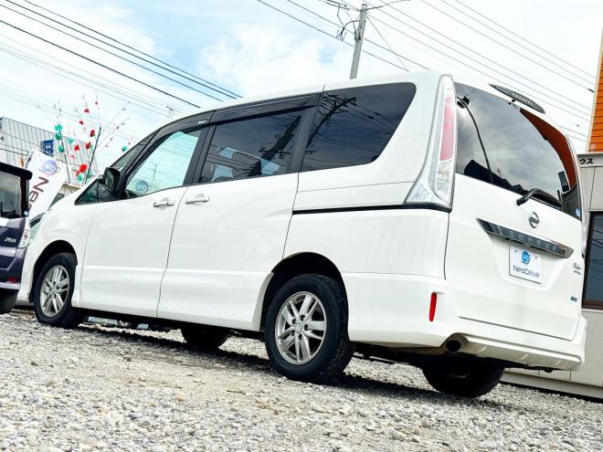 セレナ2.0ライダー ブラックライン 4WD　ローンが不安な方＜優遇ローン＞1年保証　寒冷地仕様　両側パワースライド