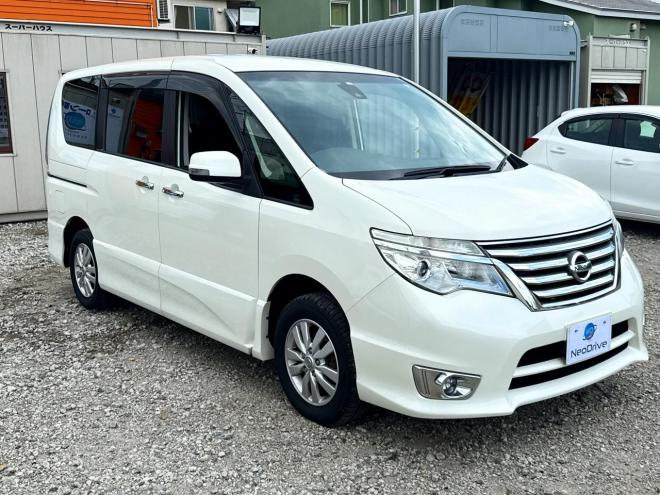 セレナ2.0 ハイウェイスター 4WD　ローンが不安な方＜優遇ローン＞本州仕入　寒冷地仕様 エマージェンシーブ 