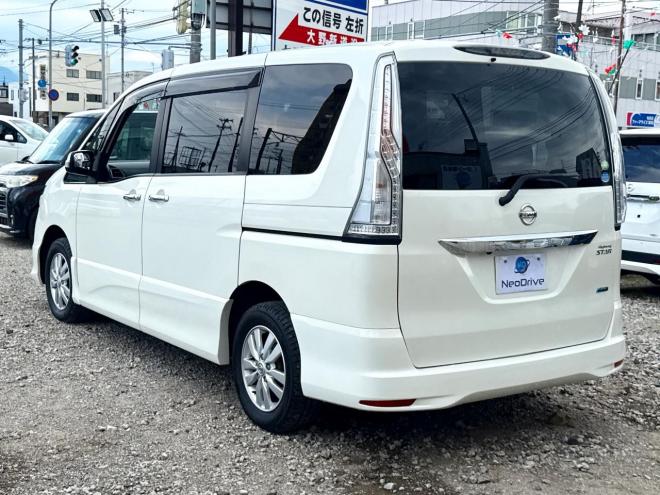 セレナ2.0 ハイウェイスター 4WD　ローンが不安な方＜優遇ローン＞本州仕入　寒冷地仕様 エマージェンシーブ 