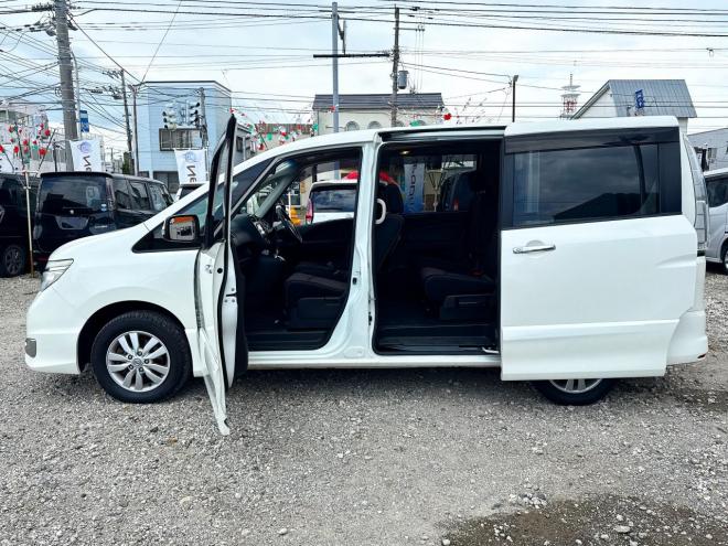 セレナ2.0 ハイウェイスター 4WD　ローンが不安な方＜優遇ローン＞本州仕入　寒冷地仕様 エマージェンシーブ 