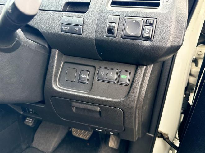 セレナ2.0 ハイウェイスター 4WD　ローンが不安な方＜優遇ローン＞本州仕入　寒冷地仕様 エマージェンシーブ 