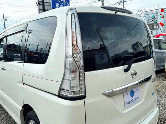 セレナ2.0 ハイウェイスター 4WD　ローンが不安な方＜優遇ローン＞本州仕入　寒冷地仕様 エマージェンシーブ 