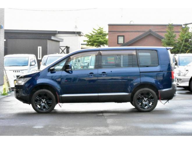 デリカD:5　Gパワーパッケージ　４ＷＤ　本州仕入　乗車定員５名仕様　後期シャモニー専用アルミ　両側電動スライドドア　冬タイヤ付き　社外ナビ／バックカメラ