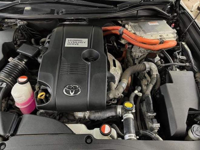 クラウンハイブリッドアスリートＧ　Ｆｏｕｒ　最上級グレード　ワンオーナー　寒冷地仕様　禁煙車　プリクラッシュセーフティ　電動サンルーフ　純正ブラックレザーシート　純正１８インチスパッタリングＡＷ　純正１７ＡＷ＋スタッドレスタイヤ付　純正ナビ（フルセグ地デジ　ＤＶＤ再生　Ｂｌｕｅｔｏｏｔｈ対応）＋バックカメラ　純正エンジンスターター　クルーズコントロール　ステアリングヒーター　ミラーヒーター　シートヒーター＆クーラー　両席パワーシート　タイミングチェーン車　純正ＨＩＤヘッドライト　横滑り防止装置　ＥＴＣ 4WD 2500 4D