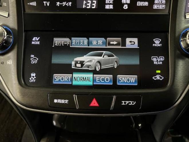クラウンハイブリッドアスリートＧ　Ｆｏｕｒ　最上級グレード　ワンオーナー　寒冷地仕様　禁煙車　プリクラッシュセーフティ　電動サンルーフ　純正ブラックレザーシート　純正１８インチスパッタリングＡＷ　純正１７ＡＷ＋スタッドレスタイヤ付　純正ナビ（フルセグ地デジ　ＤＶＤ再生　Ｂｌｕｅｔｏｏｔｈ対応）＋バックカメラ　純正エンジンスターター　クルーズコントロール　ステアリングヒーター　ミラーヒーター　シートヒーター＆クーラー　両席パワーシート　タイミングチェーン車　純正ＨＩＤヘッドライト　横滑り防止装置　ＥＴＣ 4WD 2500 4D
