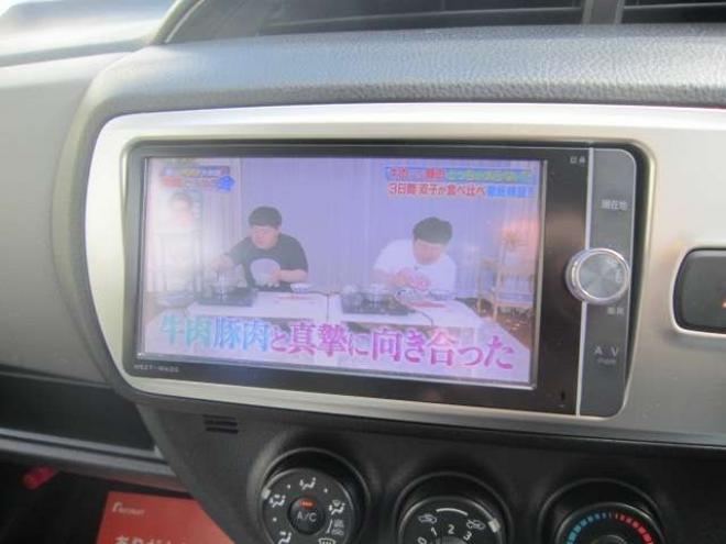 ヴィッツ1.3 F 4WD　1オーナー ナビ&TV Bカメラ Pスタート 夏冬タイヤ 1年保証付 1300