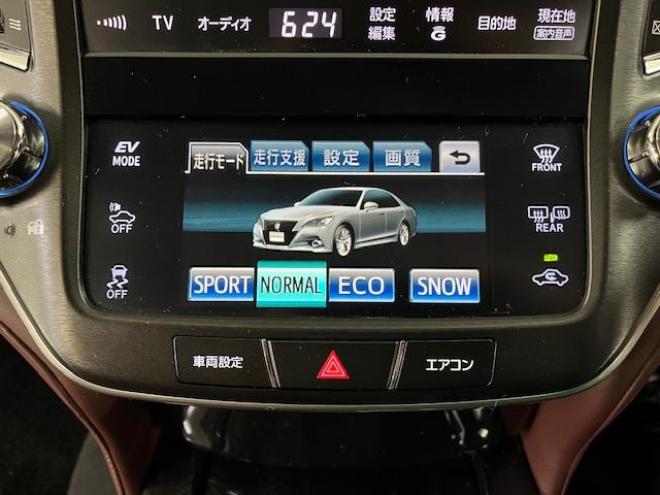 クラウンハイブリッドアスリートＳ　ブラックスタイル　Ｆｏｕｒ　本州仕入　寒冷地仕様　禁煙車　プリクラッシュセーフティ　レーダークルーズコントロール　純正ブラックレザーシート　純正１８インチスパッタリングＡＷ　社外１７ＡＷ＋スタッドレスタイヤ付　純正ナビ（フルセグ地デジ　ＤＶＤ再生　Ｂｌｕｅｔｏｏｔｈ対応）＋バックカメラ　全方位カメラ　リア３面フィルム施工済　ステアリングヒーター　ミラーヒーター　シートヒーター＆クーラー　両席パワーシート　純正ＨＩＤヘッドライト　横滑り防止装置　前後ソナー　ＥＴＣ 4WD 2500 4Dr