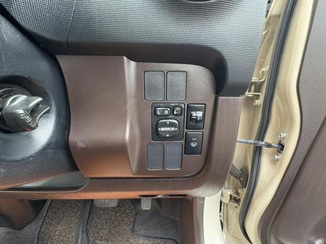 パッソPASSO 4WD X くつろぎ寒冷地仕様　フルセグナビ　スマートキー（スペアー有）　エンジンスターター　エンジンオイル交換　CVTF交換 4WD 1000 5Dr
