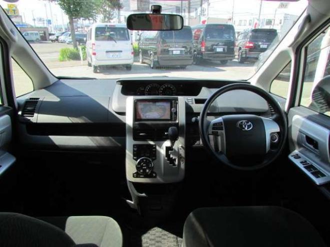 ノア2.0 X 4WD　両側パワースライドドア/フルセグTV/バックカメラ/フリップダウンモニター/2列目回転シート/スマートキー/ 2000