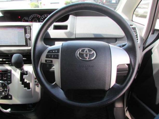 ノア2.0 X 4WD　両側パワースライドドア/フルセグTV/バックカメラ/フリップダウンモニター/2列目回転シート/スマートキー/ 2000