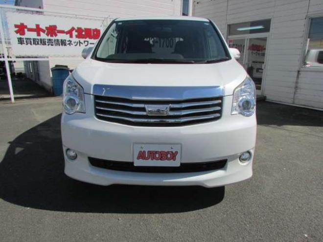 ノア2.0 X 4WD　両側パワースライドドア/フルセグTV/バックカメラ/フリップダウンモニター/2列目回転シート/スマートキー/ 2000