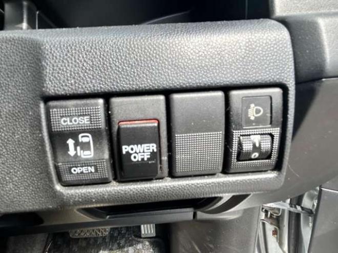 プレマシー2.0 20C 4WD　電動スライドドア　ナビTV　バックモニター 2000