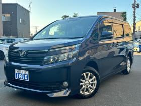 ヴォクシー　2.0 X 4WD　電動スライドドア　冬タイヤセット　ドラレコ　アクセル踏み間違い防止装置 ナビTVバックモニター 2000