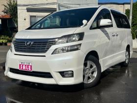 ヴェルファイア　2.4 Z プラチナセレクション 4WD　両側パワースライドドア　HDDナビ　フルセグTV　バックモニター　プッシュスタート　横滑り防止装置　コーナーセンサー　パワーバックドア　純正アルミホイール　純正エンンジンスターター 2400