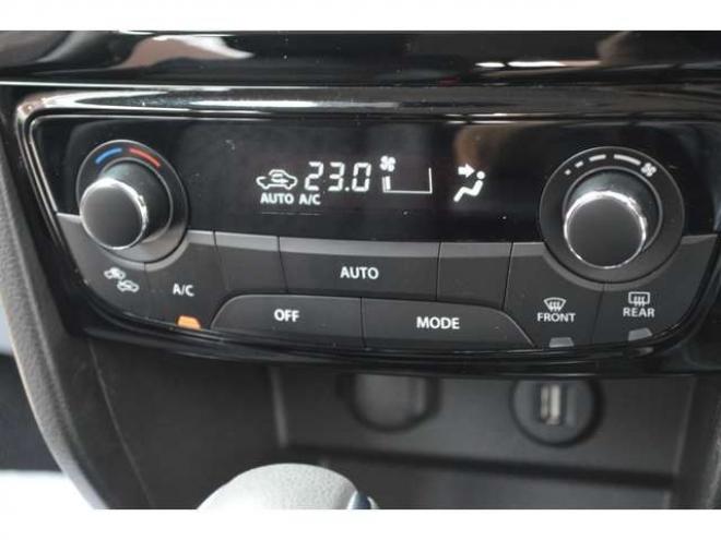 エスクード1.5 4WD　ハイブリッド4WDセーフティサポート搭載ALLGRIPデュアルカメラブレーキサポート後退時ブレーキサポート8インチナビバックカメラETCハイビームアシストLEDアダプティブクルーズコントロールハーフレザーシート 1500