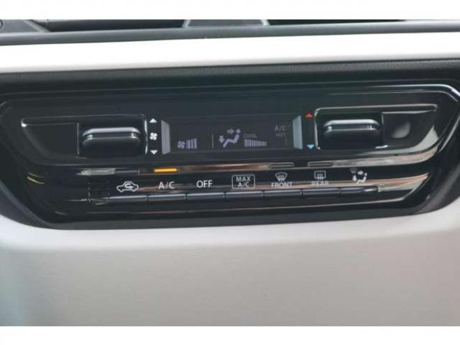 スイフト1.2 XG 4WD　純正7インチワイドナビ　LEDヘッドライト　シートヒーター　ブラインドスポットモニター 1200