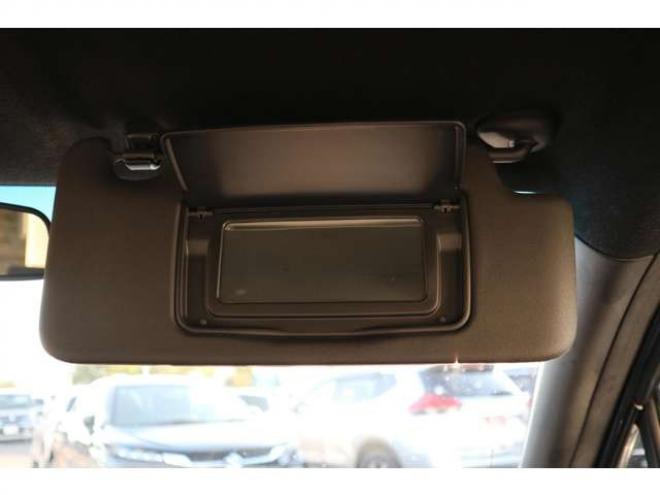 N-WGNカスタムG ターボパッケージ 4WD　純正ワンセグナビ　バックカメラ　ETC　オートライト　HIDヘッドライト　パドルシフト　シートヒーター 660