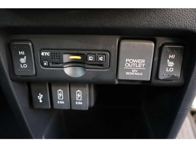 N-WGNカスタムG ターボパッケージ 4WD　純正ワンセグナビ　バックカメラ　ETC　オートライト　HIDヘッドライト　パドルシフト　シートヒーター 660