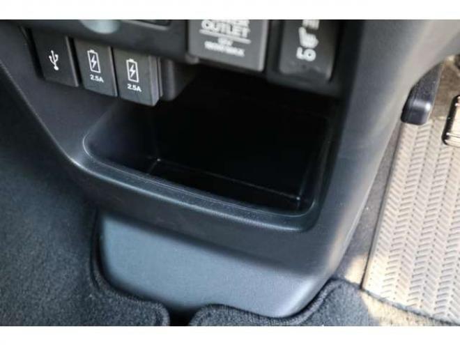 N-WGNカスタムG ターボパッケージ 4WD　純正ワンセグナビ　バックカメラ　ETC　オートライト　HIDヘッドライト　パドルシフト　シートヒーター 660