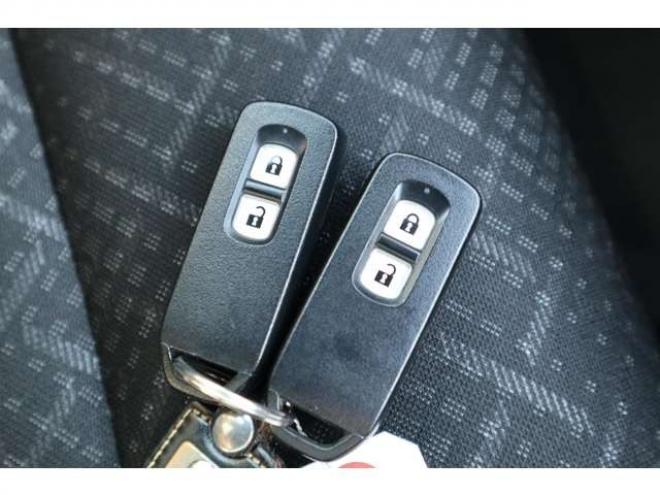 N-WGNカスタムG ターボパッケージ 4WD　純正ワンセグナビ　バックカメラ　ETC　オートライト　HIDヘッドライト　パドルシフト　シートヒーター 660