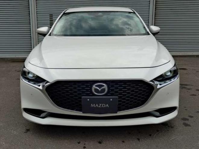 MAZDA3セダン　1.8 XD Lパッケージ ディーゼルターボ 4WD　本革/コネクティッドカー/BOSEサウンド/全方位カメラ/パーキングセンサー/8.8インチモニター/ETC/メモリー電動シート/シートヒーター/18AW 1800