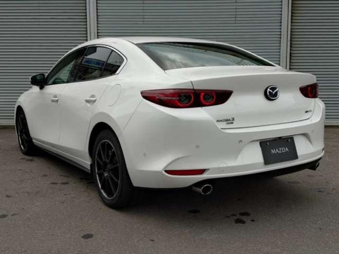 MAZDA3セダン　1.8 XD Lパッケージ ディーゼルターボ 4WD　本革/コネクティッドカー/BOSEサウンド/全方位カメラ/パーキングセンサー/8.8インチモニター/ETC/メモリー電動シート/シートヒーター/18AW 1800