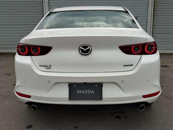 MAZDA3セダン　1.8 XD Lパッケージ ディーゼルターボ 4WD　本革/コネクティッドカー/BOSEサウンド/全方位カメラ/パーキングセンサー/8.8インチモニター/ETC/メモリー電動シート/シートヒーター/18AW 1800
