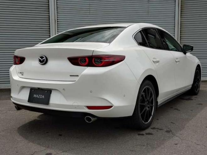 MAZDA3セダン　1.8 XD Lパッケージ ディーゼルターボ 4WD　本革/コネクティッドカー/BOSEサウンド/全方位カメラ/パーキングセンサー/8.8インチモニター/ETC/メモリー電動シート/シートヒーター/18AW 1800