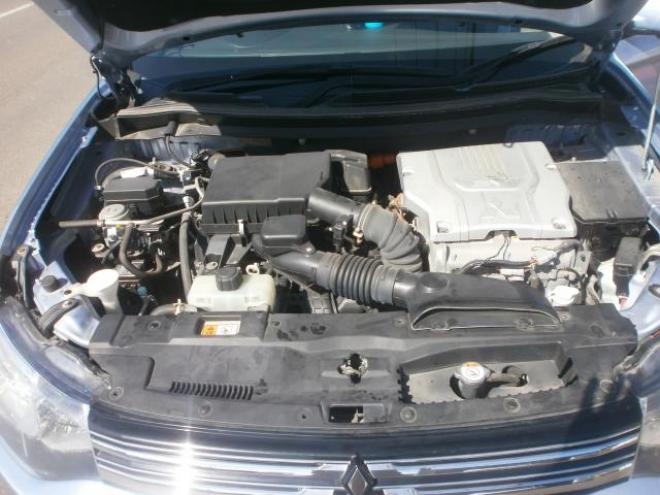 アウトランダーPHEVPHEV Gプレミアムパッケージ　４WD 2000 5Dr