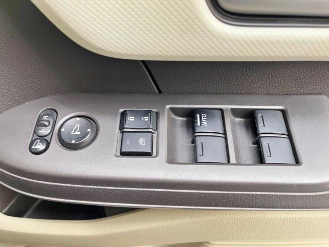 N-BOXG Lホンダセンシング 4WD 5年保証 スマキー 両側パワスラ ナビTV Bカメ ETC 寒冷地仕様 禁煙 修復歴無