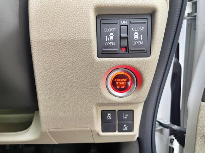 N-BOXG Lホンダセンシング 4WD 5年保証 スマキー 両側パワスラ ナビTV Bカメ ETC 寒冷地仕様 禁煙 修復歴無