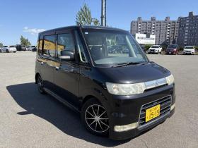 タント　VS  4WD 4WD 660 5Dr
