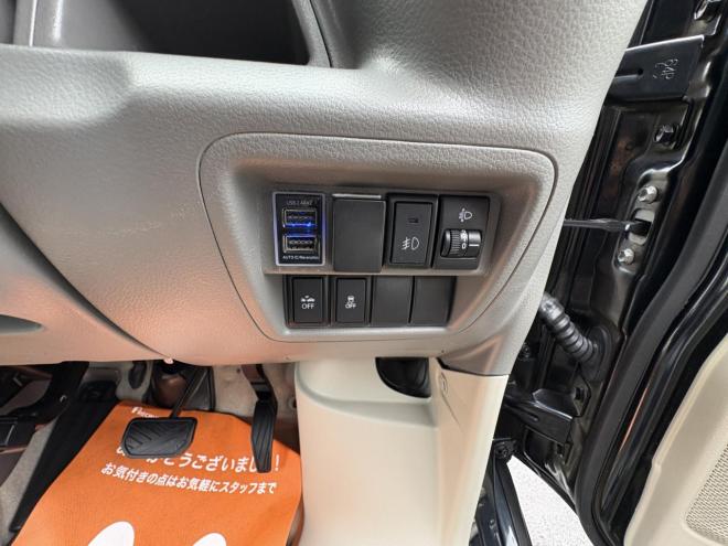 NV100クリッパーNV100クリッハ゜ー 4WD GX TURBO  high roof本州仕入　TURBO　寒冷地仕様　ブレーキアシスト　VSC　デスプレイオーディオ　ルーフキャリア　フォグランプ　アルミホイル　キーレス　ETC レザー調シートカバー　エンジンオイル交換　ATF交換　 4WD 660 ５Dr