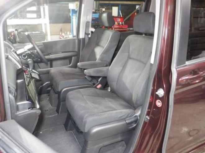 ステップワゴン2.0 スパーダ Z 4WD　ナビ・TV・マルチビューカメラ・両側電動・修復歴無・車検新規2年・スマートキー・HID・ワイパーデアイサー・フルフラットシート・パドルシフト 2000