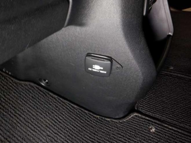 ステップワゴン2.0 スパーダ Z 4WD　ナビ・TV・マルチビューカメラ・両側電動・修復歴無・車検新規2年・スマートキー・HID・ワイパーデアイサー・フルフラットシート・パドルシフト 2000