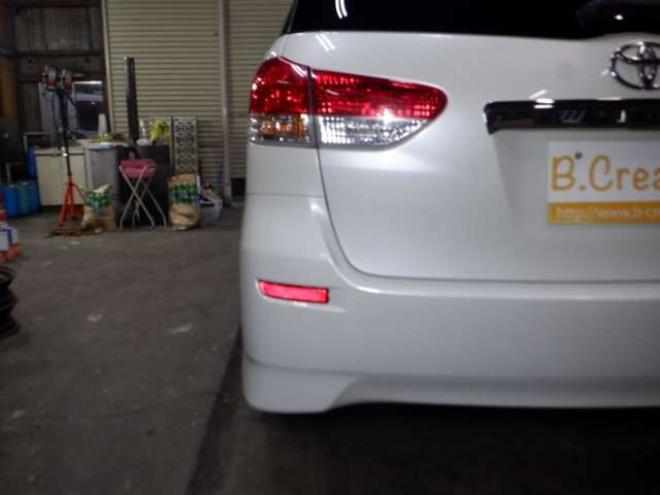 ウィッシュ1.8 X HIDセレクション 4WD　ナビ・TV・B/T・スマートキー・プッシュスタート・ワイパーデアイサー・ECOモード・HID・3列シート・オートエアコン・ 1800